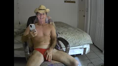Snapshot of hewes1 chatting on February 18, 5:31 am hewes1 online show from February 18, 5:31 am
