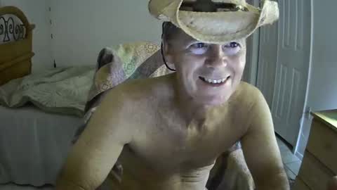 Snapshot of hewes1 chatting on February 11, 9:42 am hewes1 online show from February 11, 9:42 am