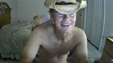 Snapshot of hewes1 chatting on February 13, 7:24 am hewes1 online show from February 13, 7:24 am