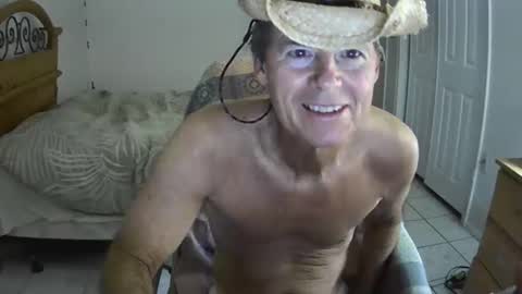 Snapshot of hewes1 chatting on February 24, 9:32 am hewes1 online show from February 24, 9:32 am