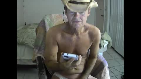 Snapshot of hewes1 chatting on February 28, 9:47 am hewes1 online show from February 28, 9:47 am