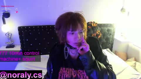 Noraly  online show from October 19, 4:06 am