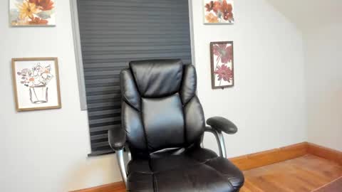 Paige online show from January 30, 2:04 pm