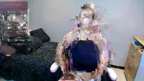 hi_scarlett online show from February 2, 1:30 pm