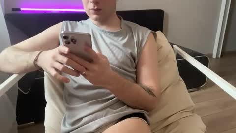 hiddenpeachd online show from May 8, 10:21 am