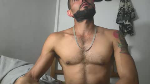 hideonbush online show from May 25, 3:23 am