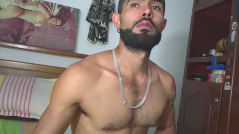 hideonbush online show from May 29, 5:22 pm