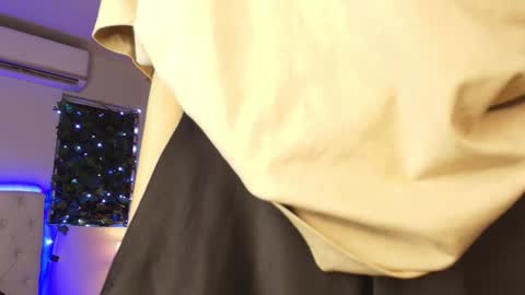 Snapshot of hikari_kagura chatting on January 21, 4:48 pm hikari_kagura online show from January 21, 4:48 pm
