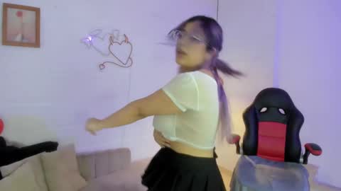 hikaru_dl online show from March 8, 6:43 am