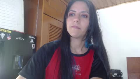 hilaril18 online show from January 26, 6:17 am