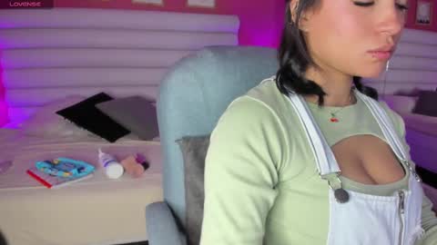 hilary_tailor online show from October 9, 11:59 am