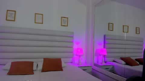 hilary_tailor online show from September 29, 11:53 am