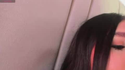 Hila online show from August 6, 1:36 am