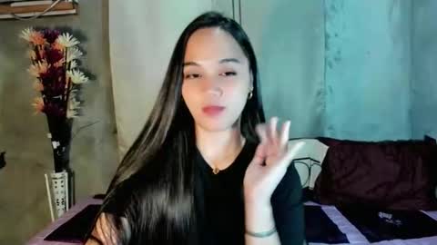 hilarymolly online show from February 2, 9:00 pm