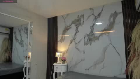 Hilary Thomsom online show from March 9, 12:43 pm