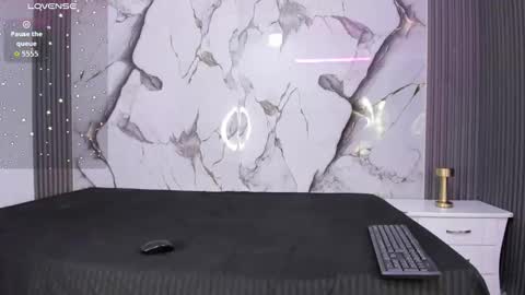 Hillarytonsonx online show from September 17, 12:19 pm