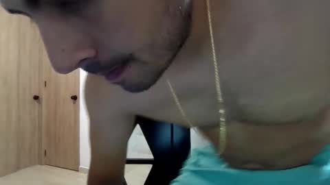 Snapshot of himoreno97 chatting on September 14, 5:43 am Hi moreno online show from September 14, 5:43 am