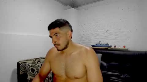 Snapshot of himoreno97 chatting on February 26, 9:53 pm Hi moreno online show from February 26, 9:53 pm
