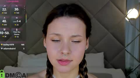 hina smilth online show from October 17, 12:20 pm