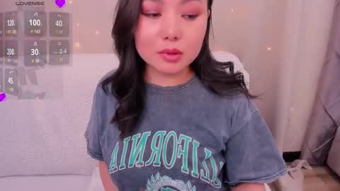 Snapshot of hinajeen chatting on March 5, 9:27 am Sexy Hina online show from March 5, 9:27 am