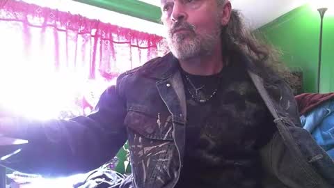 hippiedad333 online show from March 15, 6:33 pm