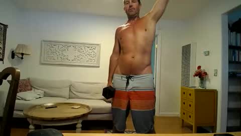 Hippie Jijm online show from April 6, 12:30 am