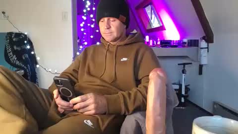 Hippie Jijm online show from March 5, 4:16 pm