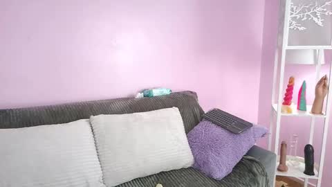 hiyakasudere_ online show from November 22, 6:39 pm