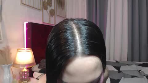 hoelymolly online show from February 16, 8:45 am