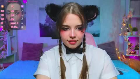Snapshot of hollisbelch chatting on March 5, 6:12 pm Lux online show from March 5, 6:12 pm