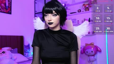 Holli online show from May 22, 12:12 pm