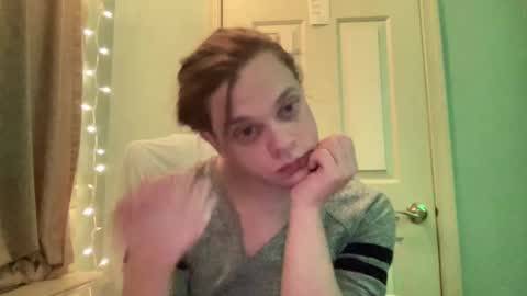 Snapshot of holly23hopefull chatting on December 25, 4:33 am Hollys Drive threw Side Of CB. online show from December 25, 4:33 am