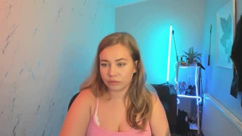 Holly online show from October 14, 6:55 pm