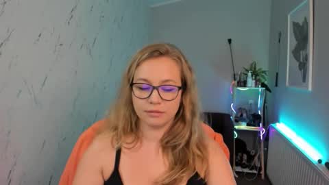 Holly online show from September 23, 5:52 pm