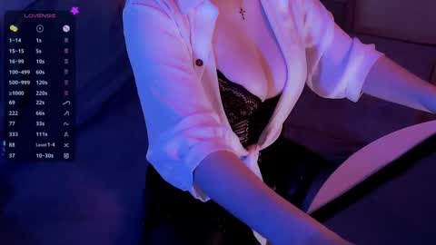 Snapshot of holly_molly_69 chatting on September 19, 1:04 pm Molly online show from September 19, 1:04 pm