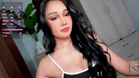 Hi Im Precious online show from May 23, 11:45 pm