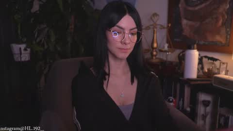 Holly Linder online show from February 26, 3:21 am