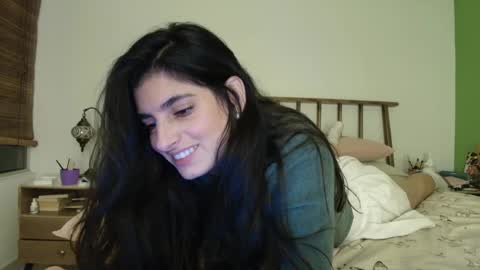 hollyshit_ online show from April 8, 12:35 am