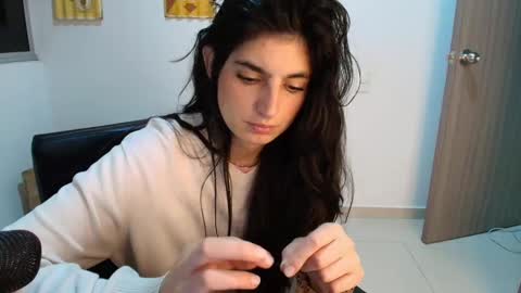 hollyshit_ online show from October 30, 2:01 am