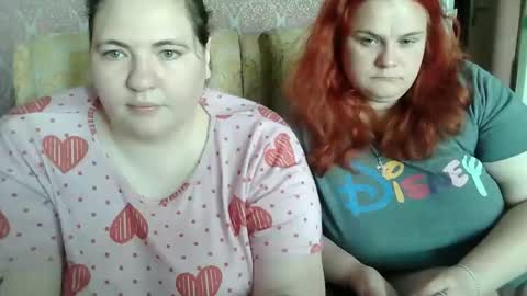 HollyXEva online show from May 15, 9:39 am