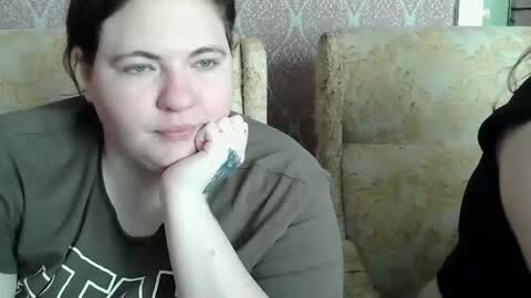 HollyXEva online show from April 27, 10:46 am