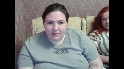 HollyXEva online show from May 9, 5:41 pm