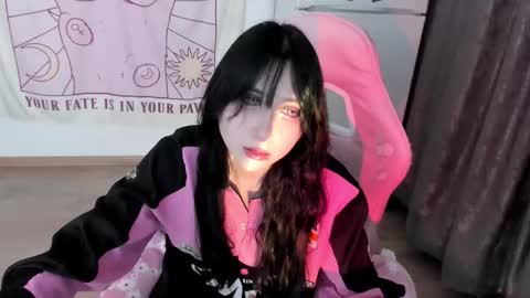 Ho Lee Sheet online show from March 5, 8:07 pm