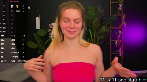 Snapshot of holy_alexa chatting on January 17, 6:47 am Alexa online show from January 17, 6:47 am