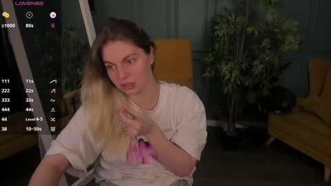 Snapshot of holy_alexa chatting on March 12, 1:19 pm Alexa online show from March 12, 1:19 pm