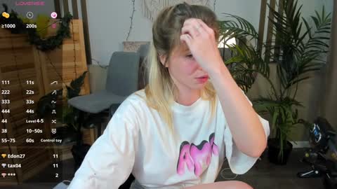 Snapshot of holy_alexa chatting on January 4, 4:11 pm Alexa online show from January 4, 4:11 pm