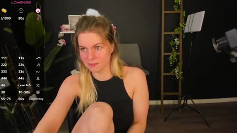 Snapshot of holy_alexa chatting on January 13, 6:49 am Alexa online show from January 13, 6:49 am