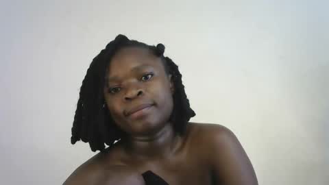 holy_ebony online show from April 13, 1:48 pm