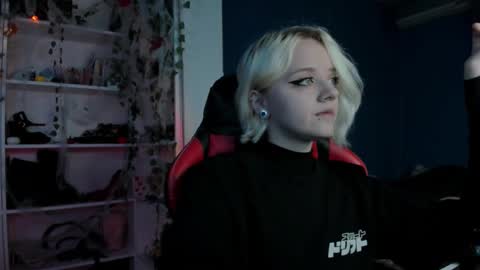 Snapshot of holy_mistresss chatting on October 29, 10:28 am holy_mistresss online show from October 29, 10:28 am