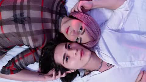      online show from March 7, 10:54 pm